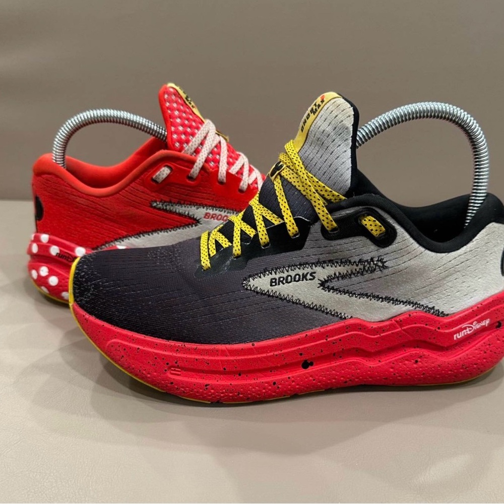 Brooks runDisney Mickey Minnie pair Athletic Sneakers